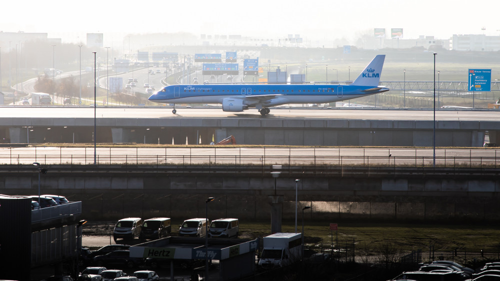 Schiphol Iets Veiliger Met Nieuwe Vliegtuigbrug Over De A4 - NH Nieuws