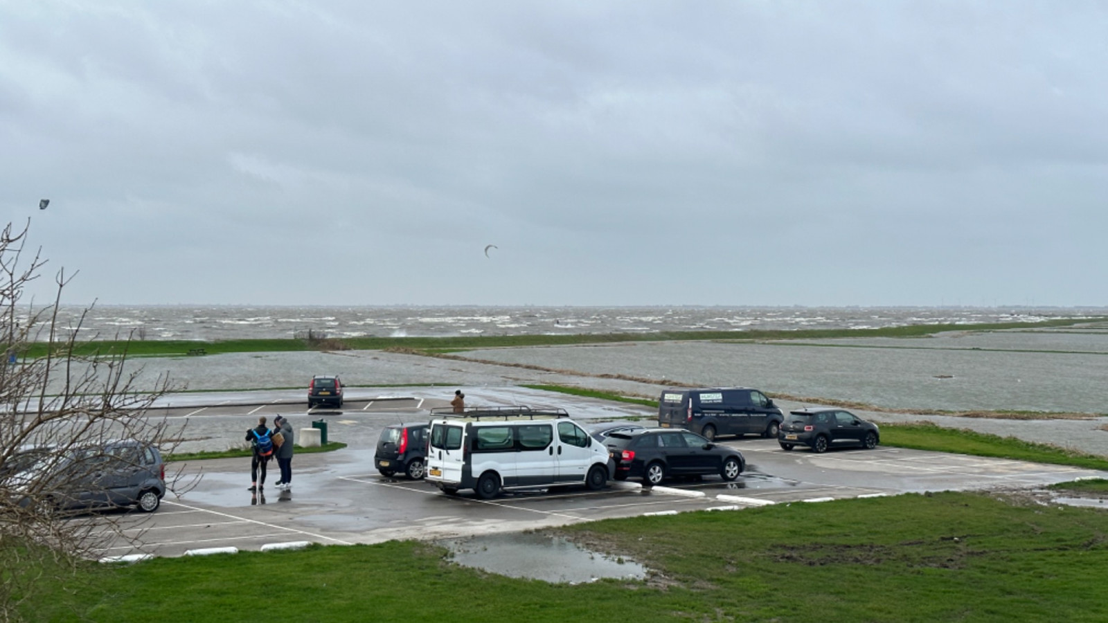 Schelpenstrand bij Schellinkhout onder water 