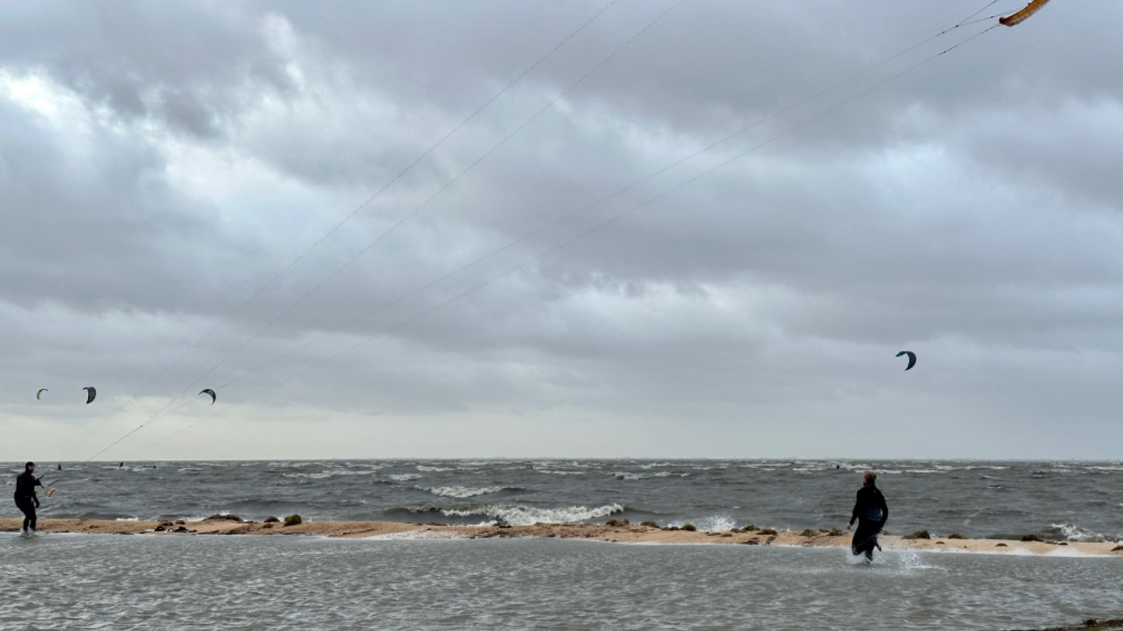 Schelpenstrand bij Schellinkhout onder water 