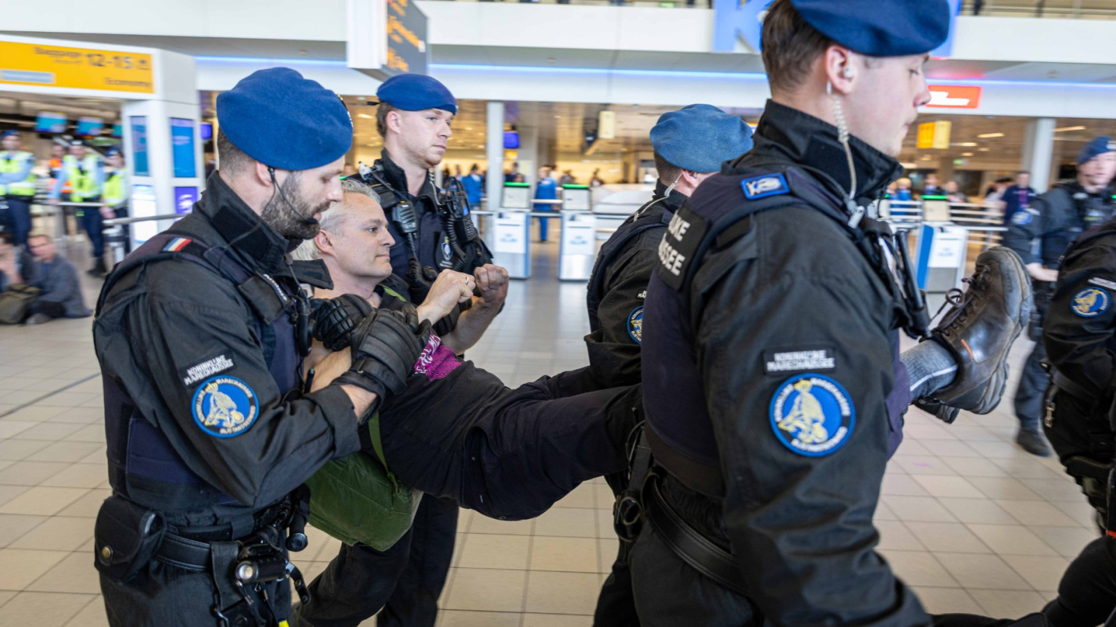 Extinction Rebellion op Schiphol 8 maart