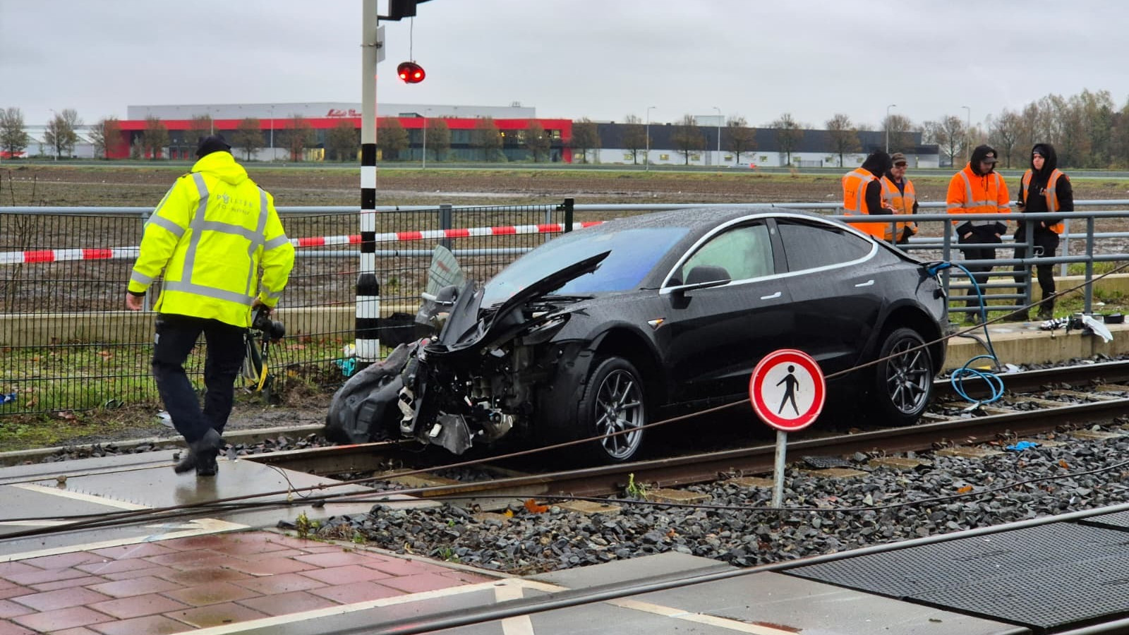 Auto naar berging na ongeluk