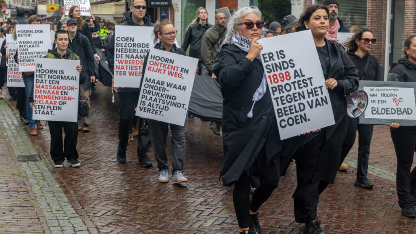 Terugkijken: Zevende protest standbeeld J.P. Coen in Hoorn rustig verlopen