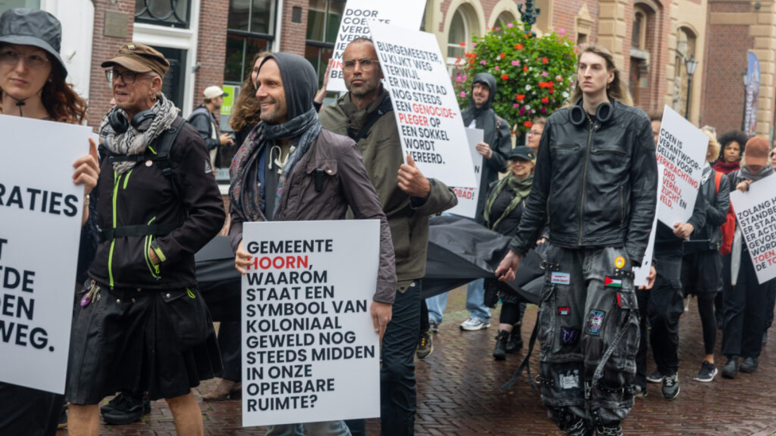 Terugkijken: Zevende protest standbeeld J.P. Coen in Hoorn rustig verlopen
