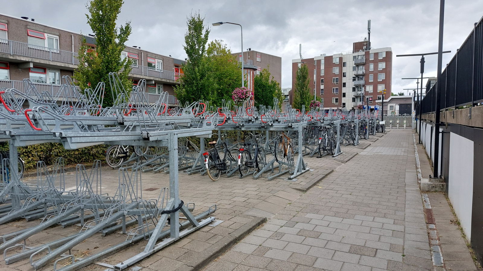 Verlaten treinstations in West-Friesland