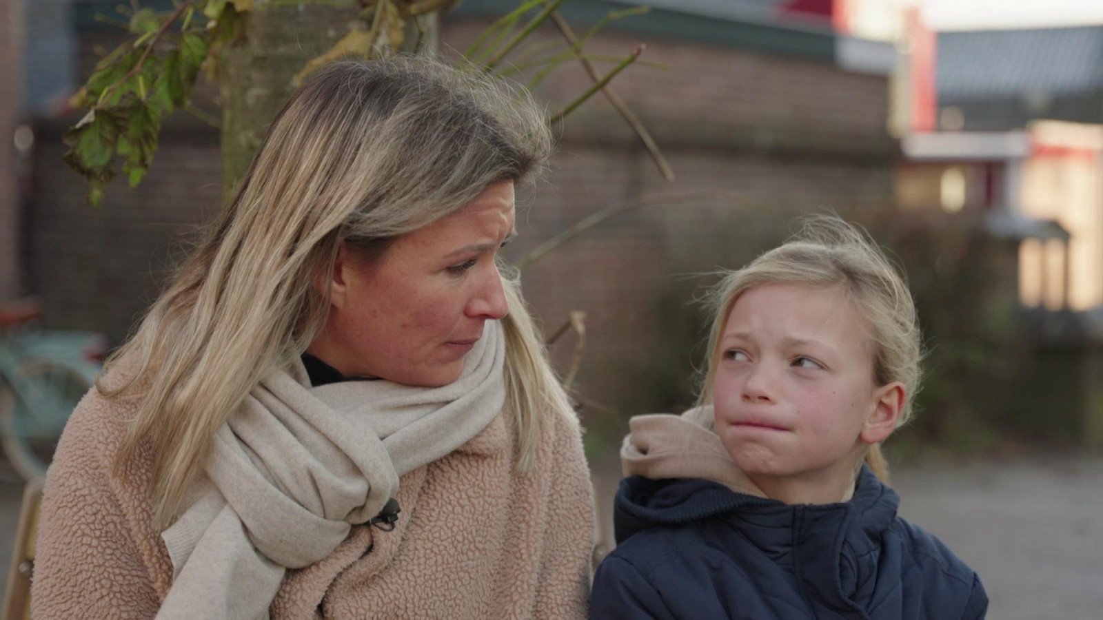 Tante Yvette en nichtje Amélie missen Maxime nog steeds