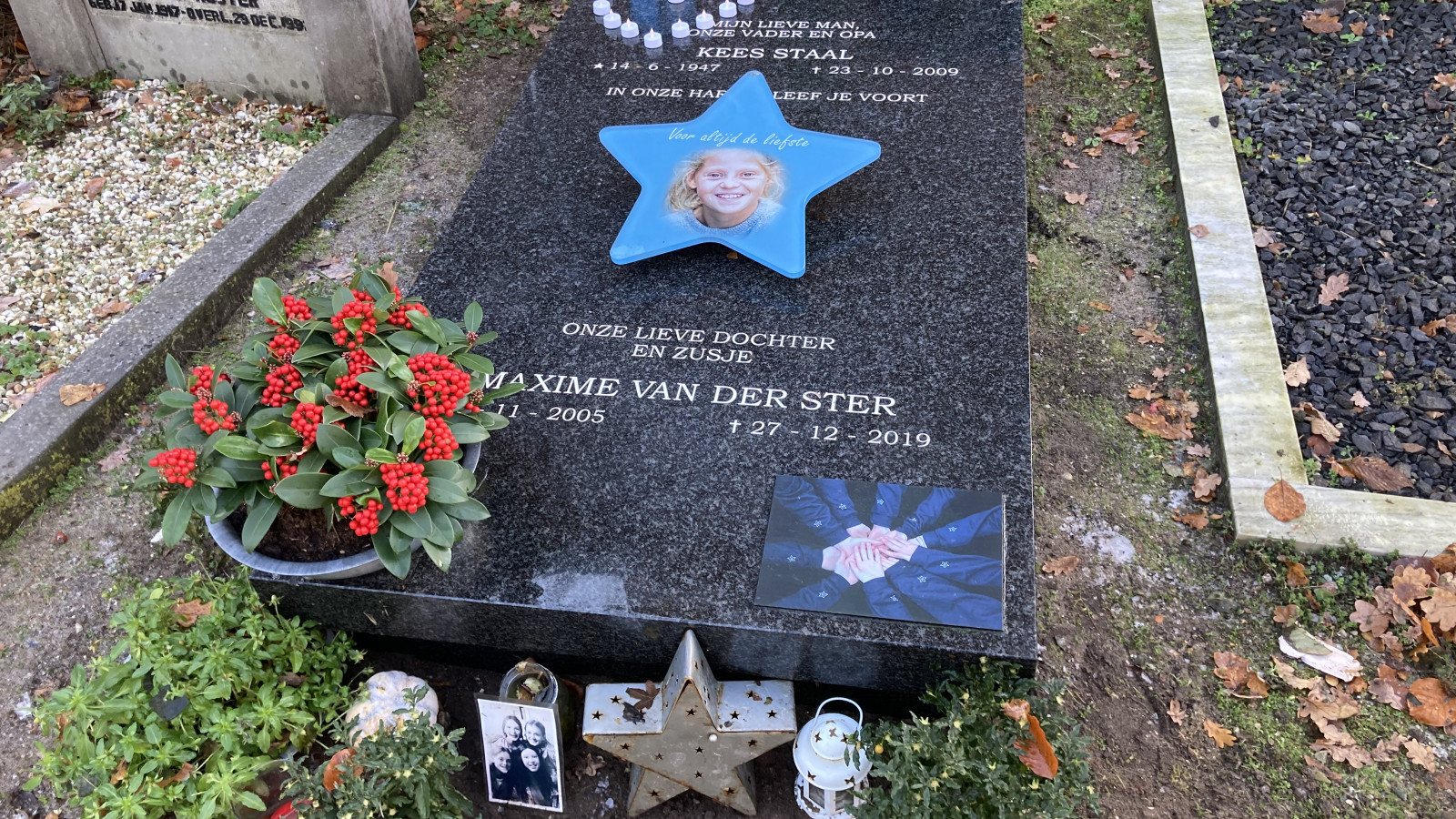 Maxime ligt begraven bij haar opa