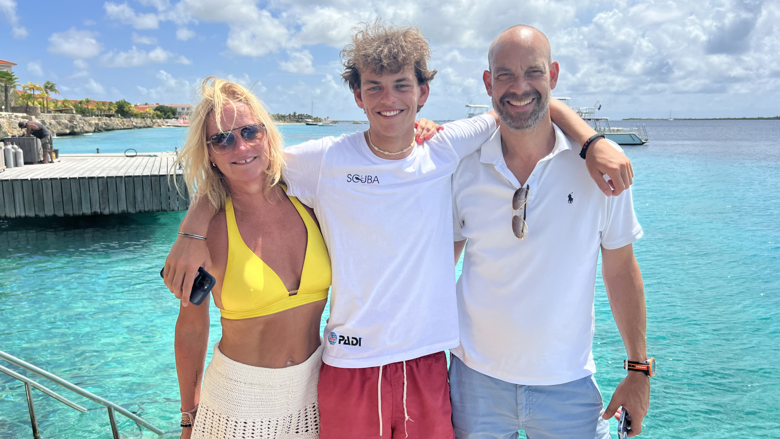 Manou en Menno bezoeken hun zoon Luca op Bonaire